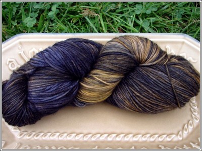 Elderberry_gold_sockyarn