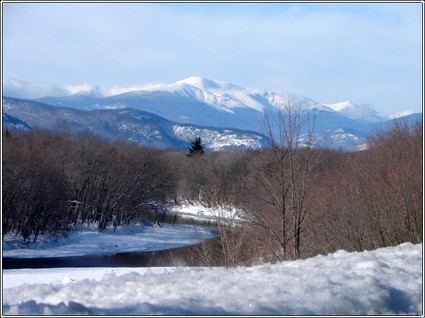 Nice_mt_washington_and_river