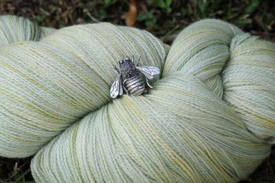 BEE yarn