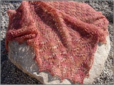 Cracklin_rosie_shawl_outside_3