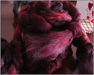 Black_velvet_angora_roving_2
