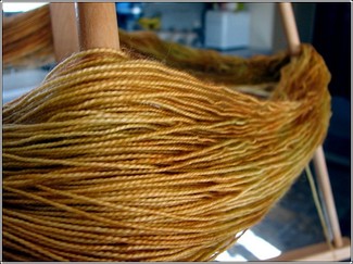 Bee_sock_yarn1